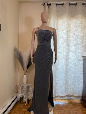 Elegant One-Shoulder Black Sparkle Evening Gown